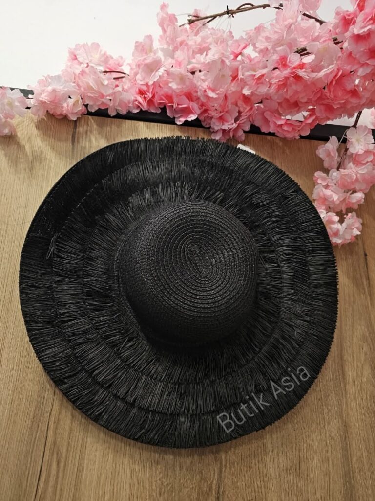 Kapelusz czarny letni wakacyjny słomiany