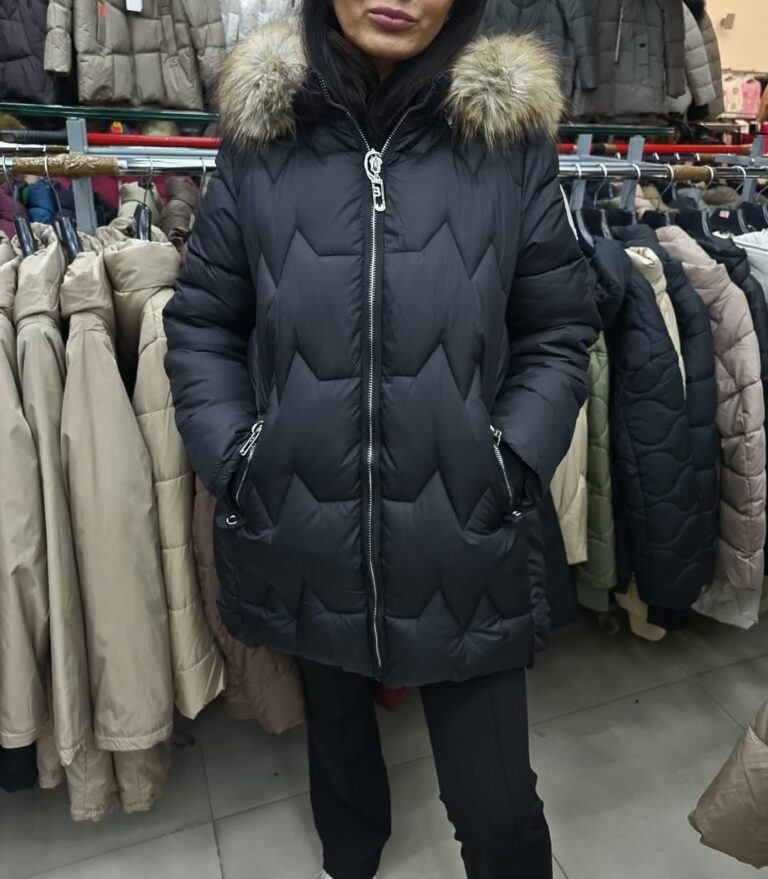 Kurtka czarna WYPRZEDAŻ SANDERO pikowana z kapturem 36/S 38/M